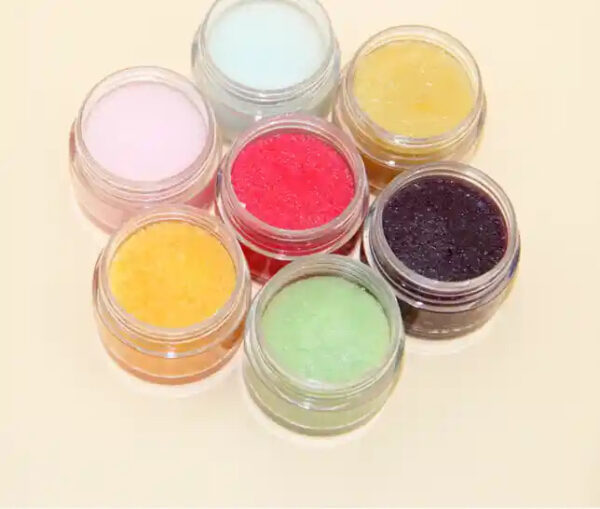 GLORIOUS EXFOLIATING LIP SCRUB - Image 2